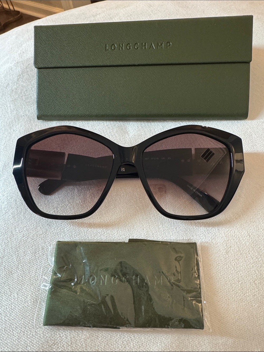 Longchamp LO712S Black Frame w Gradient Lenses New in Case